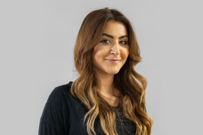 Amna Haq: Stickyeyes Assistant Management Accountant
